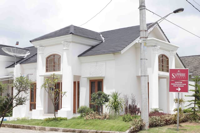 Video Sapphire Madani